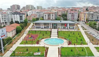 ÇANKAYA BELEDİYESİ YILDIZ HİZMET BİNASI VE BELEDİYE BAHÇESİ