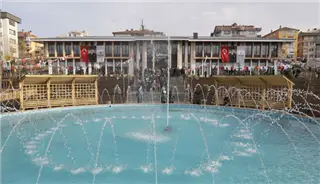 ÇANKAYA BELEDİYESİ YILDIZ HİZMET BİNASI VE BELEDİYE BAHÇESİ görseli